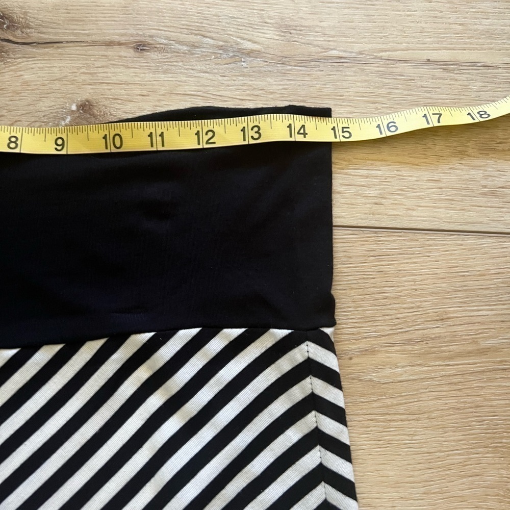 Black & white striped maxi skirt with wide black waist band, M. - Picture 4 of 12